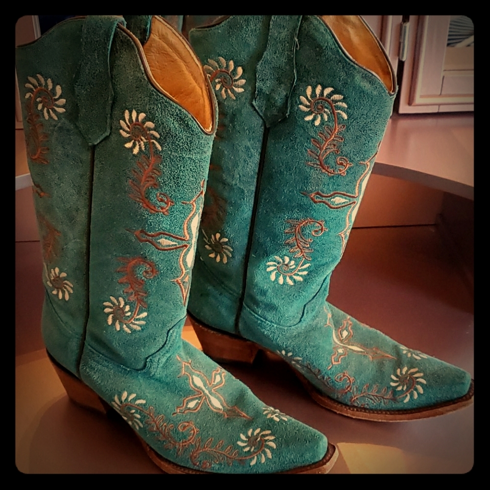Beautiful Western Women's Boots